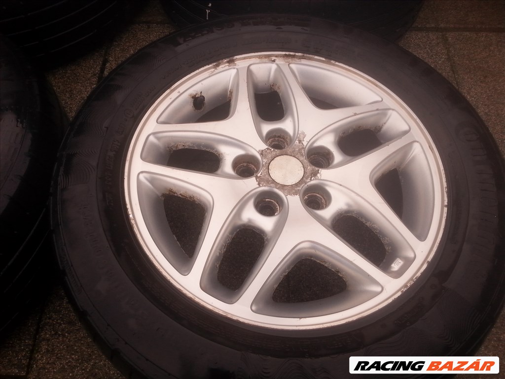  5x114.3 lyukosztású 16" Chrysler alufelni, rajta 225/55R16 Continental nyári gumi  4. kép