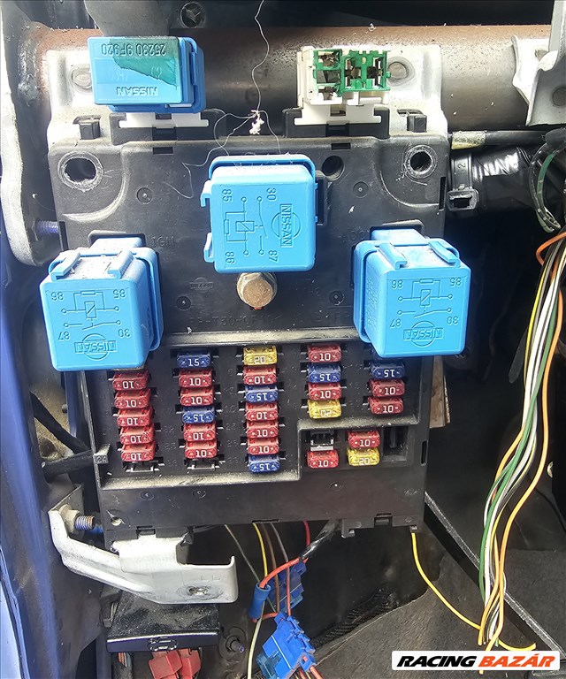 Nissan Micra IV Utastéri biztosíték tábla  1. kép