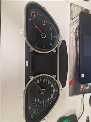 Audi A6 4f facelift óra