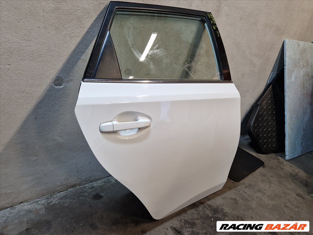 Toyota Auris II jobb hátsó ajtó 040 2. kép