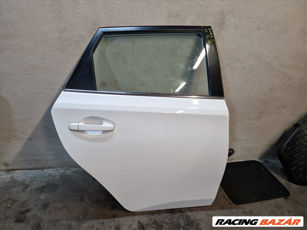 Toyota Auris II jobb hátsó ajtó 040 3. kép