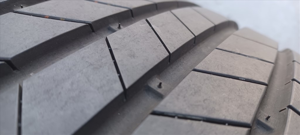 Demó 2024-es Kumho Ecsta 215/55 R18 nyári gumik 85e/4db 2. kép