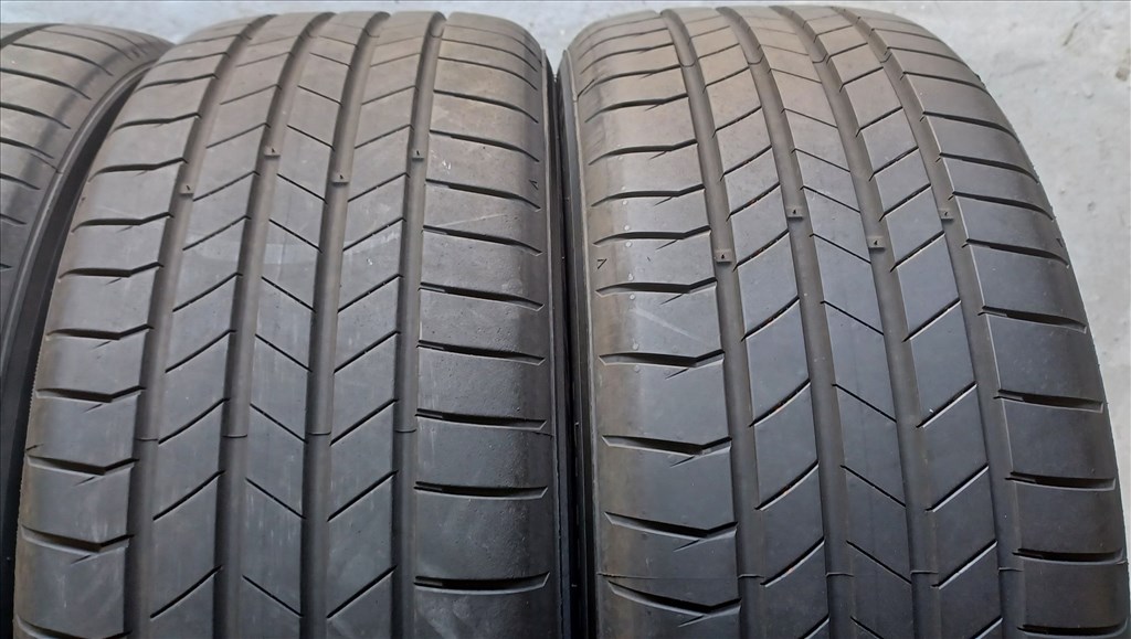 Demó 2024-es Kumho Ecsta 215/55 R18 nyári gumik 85e/4db 5. kép