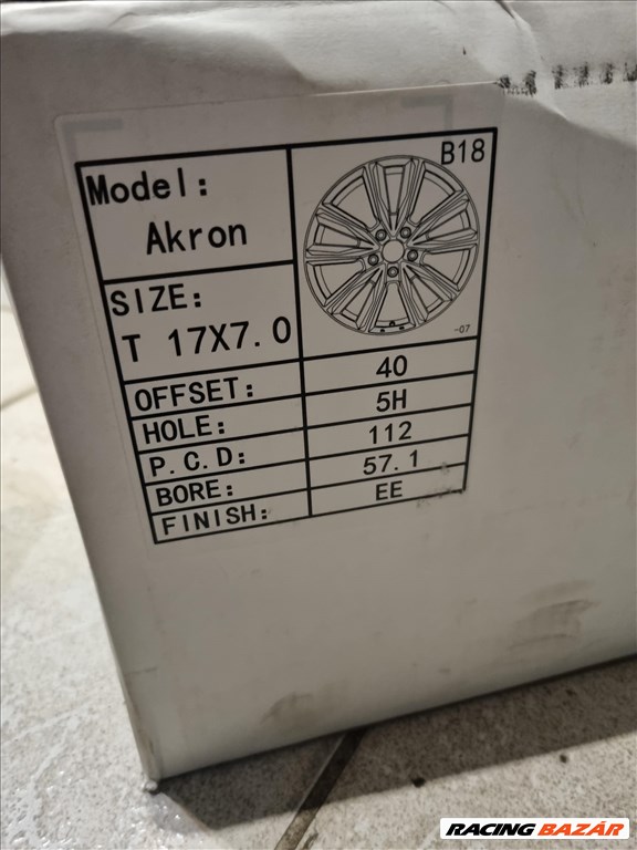  5x112 lyukosztású 7JJ 17" új Silverline alufelni 3. kép