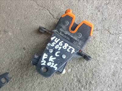 Skoda Octavia I 5 AJTÓS csomagtér ajtó alsó zár 1U6 827 501 C 1u6827501c