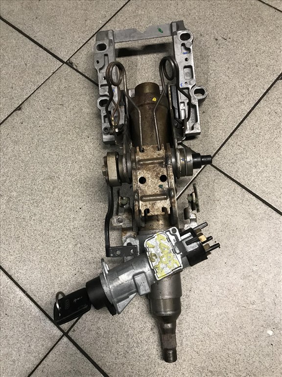 Audi A4 (B5 - 8D) gyújtáskapcsoló + kulcs 1. kép