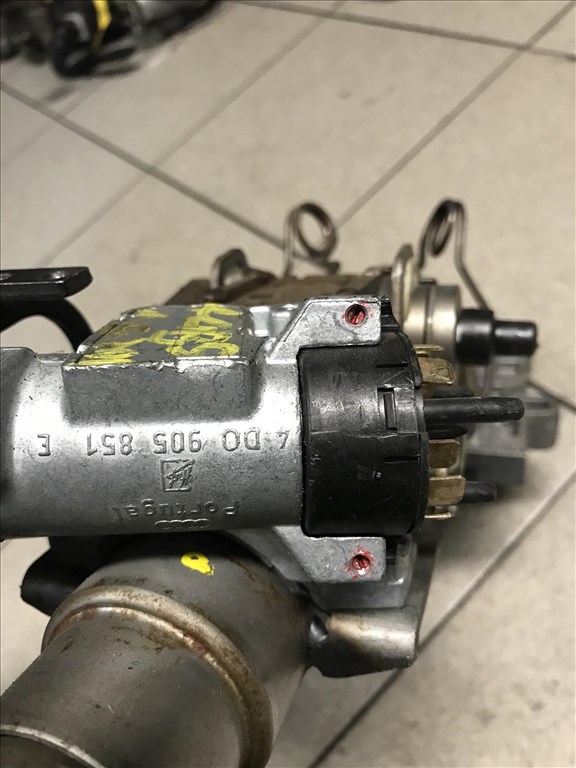 Audi A4 (B5 - 8D) gyújtáskapcsoló + kulcs 3. kép
