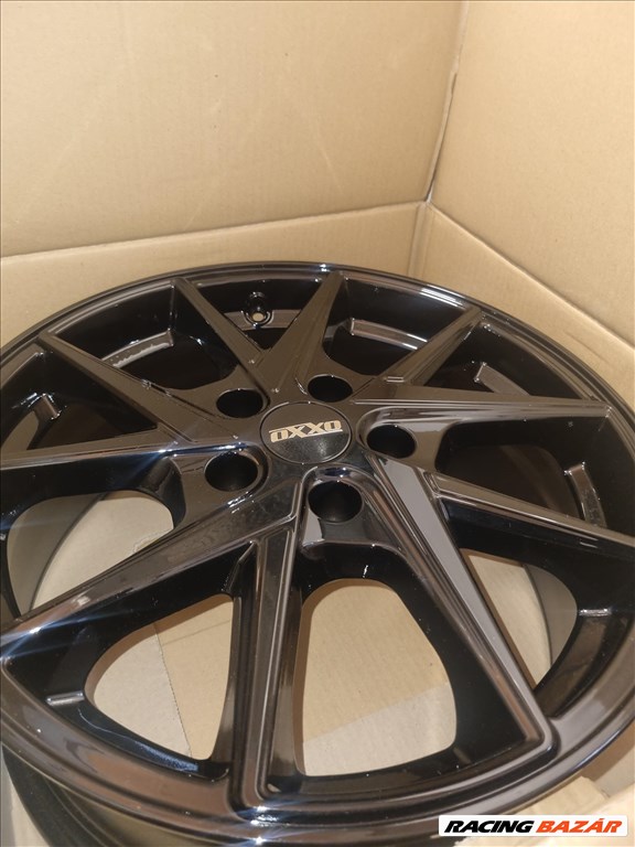  5x114.3 lyukosztású 7JJ 17" új Oxxo alufelni 2. kép