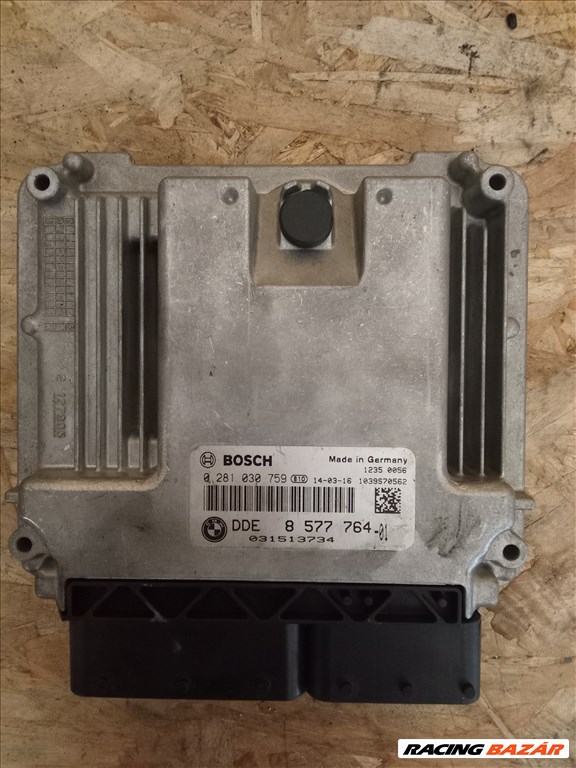 BMW 5-ös sorozat F10/F11 motorvezérlő elektronika n47d20c 8577764 1. kép