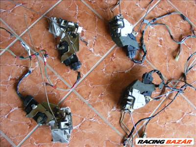 Suzuki Ignis elektromos ablakemelő és központi zár