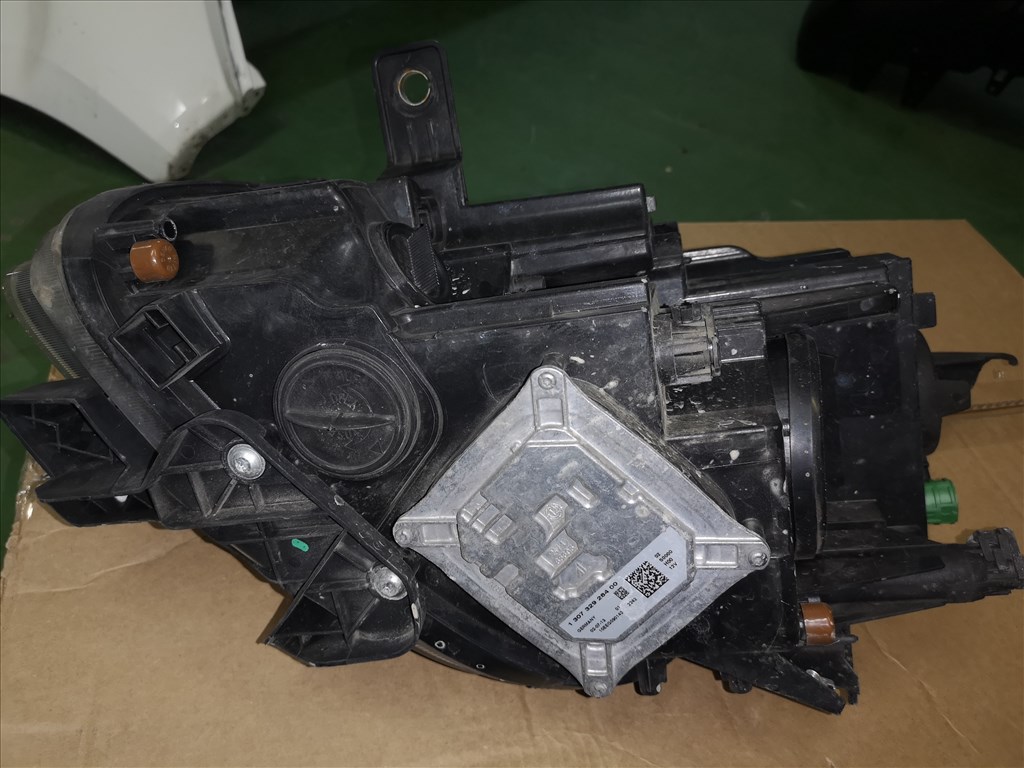 Alfa Romeo Giulietta 1.6 JTDM 16V lámpa  00505267540 50520228 7. kép