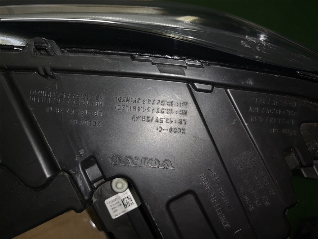 Volvo XC90 fényszóró  89915196 31655715 6. kép