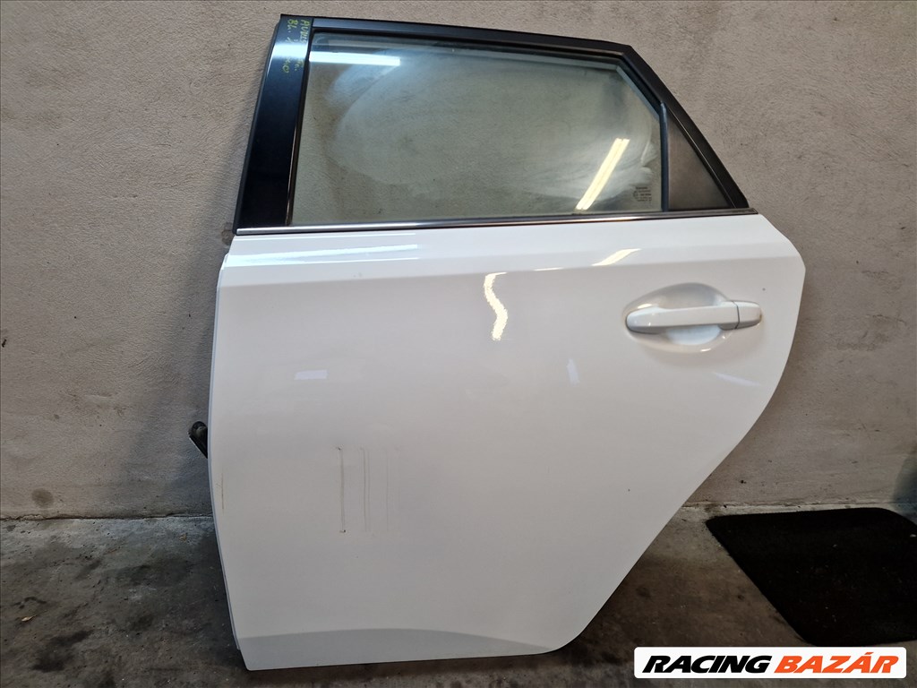 Toyota Auris II bal hátsó ajtó  3. kép