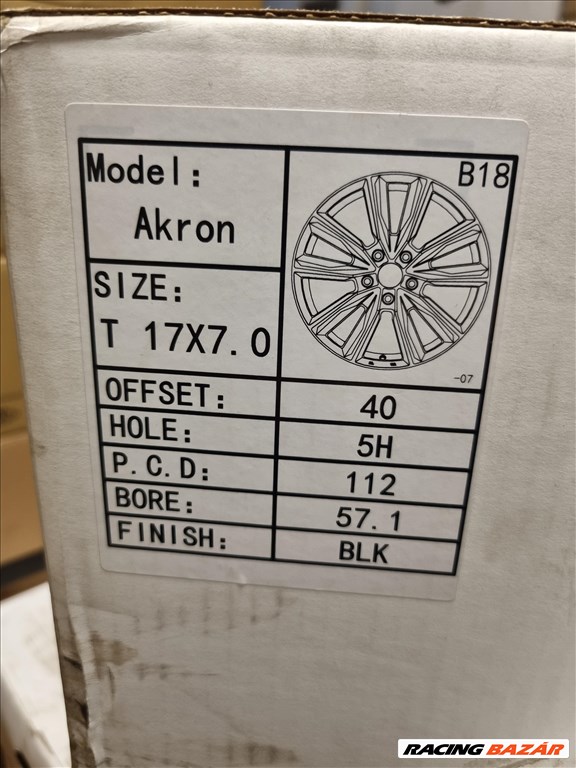  5x112 lyukosztású 7JJ 17" új Silverline alufelni 2. kép