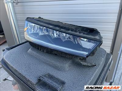Skoda Octavia IV Jobb Első LED fényszóró 5E4941016