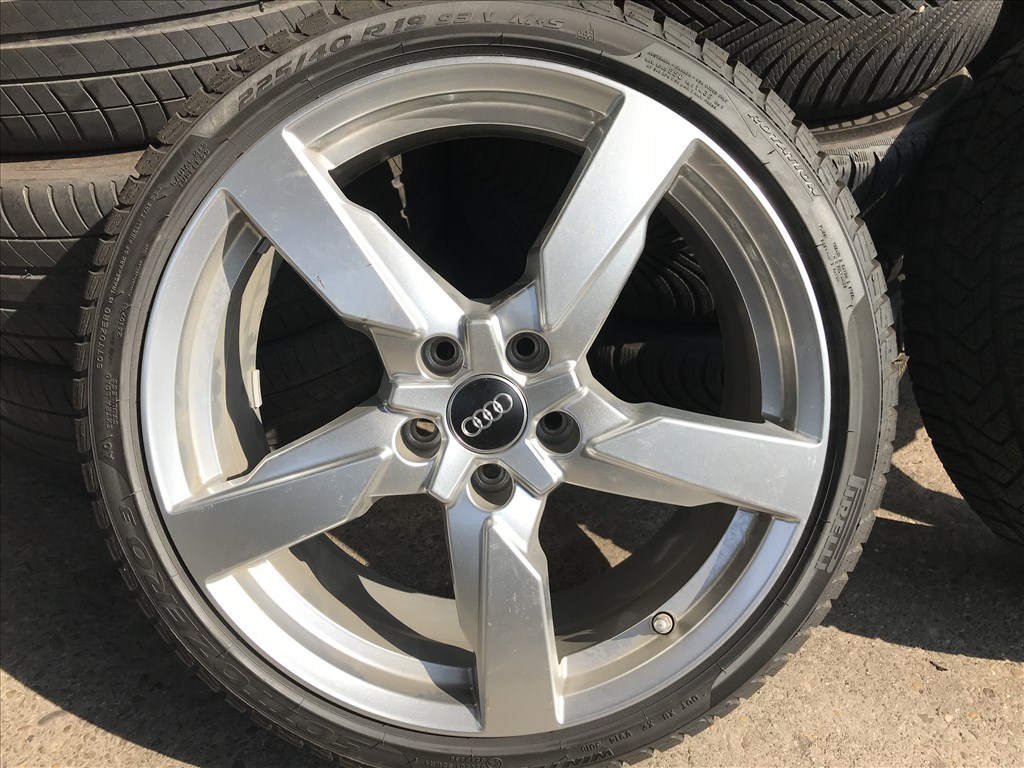 Audi TT RS / Roadster gyári S-Line 8X19-es 5X112-es ET52-es könnyűfém felni garnítúra eladó 4. kép