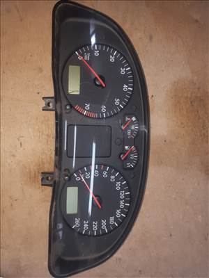 Volkswagen Passat B5 01-05 Óraegység / Kilométeróra 88 311 245