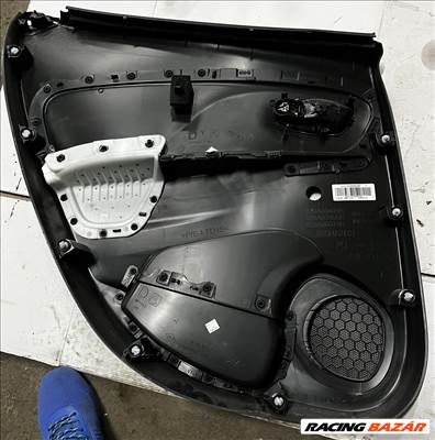 Renault Clio IV dCi 90 energy Jobb hátsó ajtókárpit  829a03401r