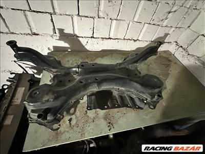 Toyota Rav4 IV első bölcső