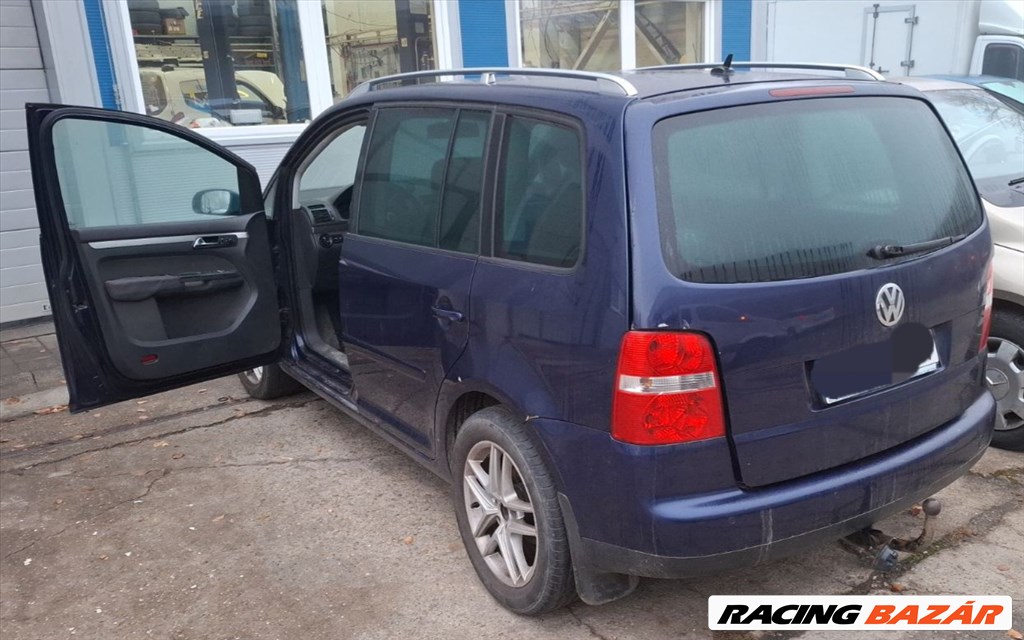 Volkswagen Touran I (Typ 1T) bontott alkatrészei 2.0pd BKD DSG  XENON 3. kép