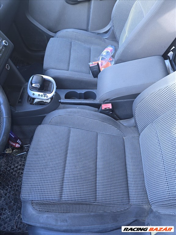 Volkswagen Touran I (Typ 1T) bontott alkatrészei 2.0pd BKD DSG  XENON 4. kép