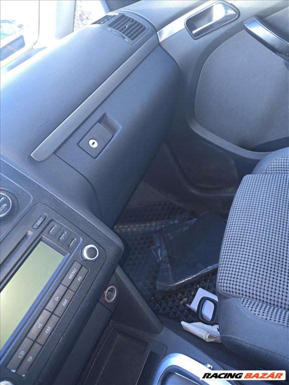 Volkswagen Touran I (Typ 1T) bontott alkatrészei 2.0pd BKD DSG  XENON 9. kép