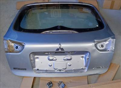 Mitsubishi Lancer VIII bontott alkatrészei