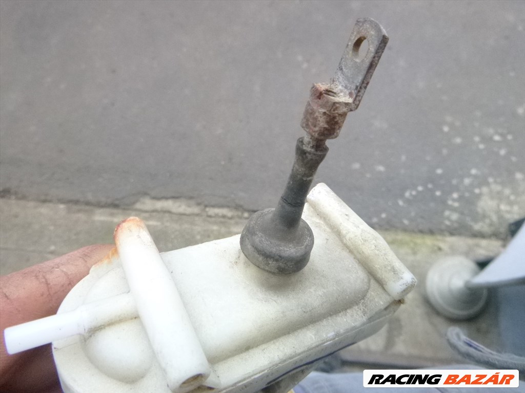 Audi 100 / 200 (C4 - 4A)  857 711 997 használt ajtó vákuum központi zár (működtető vezérlőszelep) 857711997 6. kép