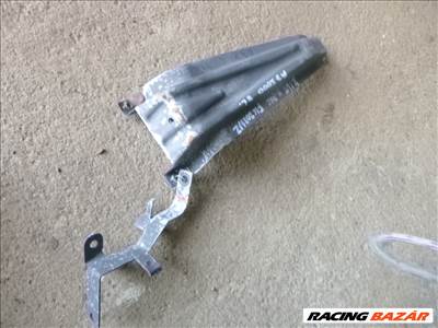 Audi A3 (8L) zárhíd középső része