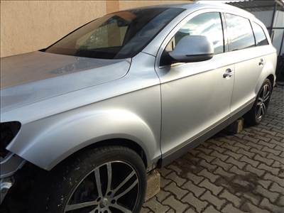 Audi Q7 bontott alkatrészei