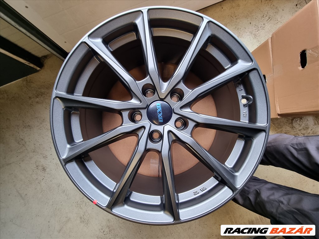  5x114.3 lyukosztású 8JJ 18" új Oxxo alufelni 1. kép