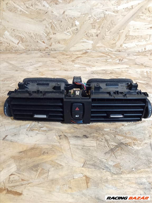 BMW 3-as sorozat F30, F31 szellőző légbefúvó rács 9218552 1. kép