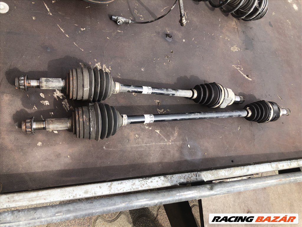 Toyota Aygo (AB40) Aygo 2021 jobb és bal féltengelyek  1. kép