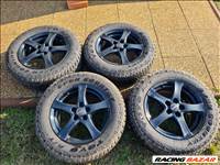  5x114.3 lyukosztású 16" használt Borbet alufelni, rajta 215/65 újszerű Toyo Tires gumi 