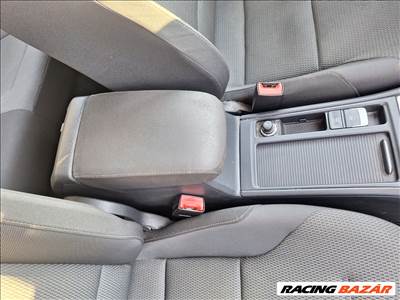 Volkswagen Golf VII Könyöklő 