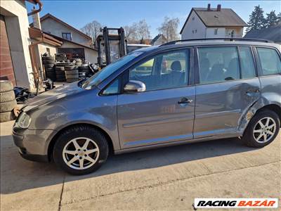 Volkswagen Touran I bontott alkatrészei