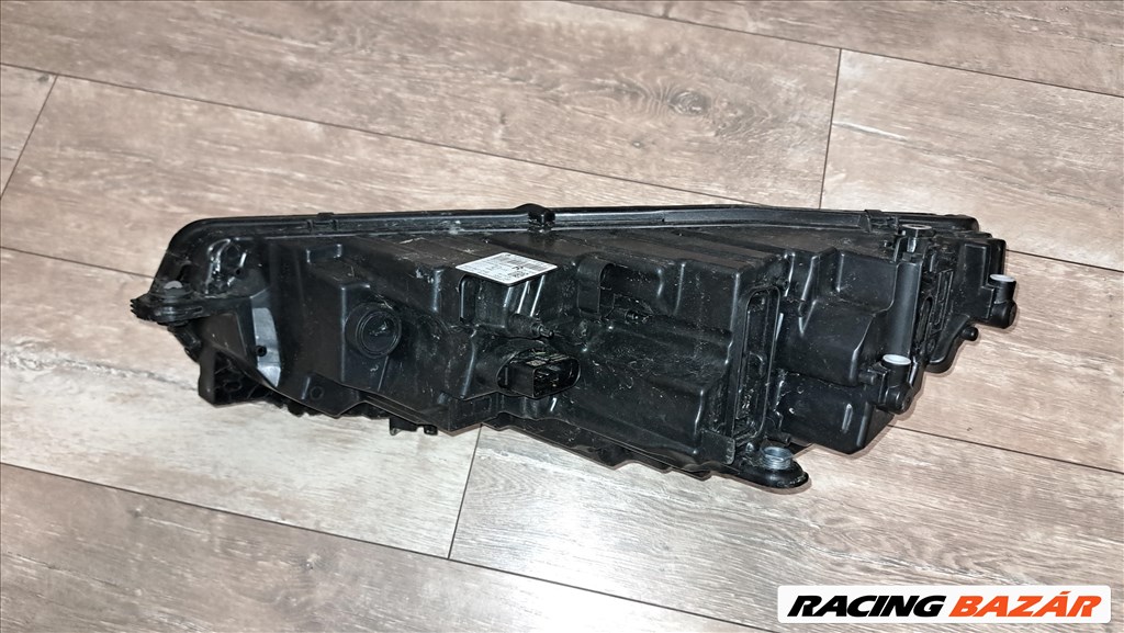 Skoda Octavia IV fényszóró jobb első 5e4941016 2. kép