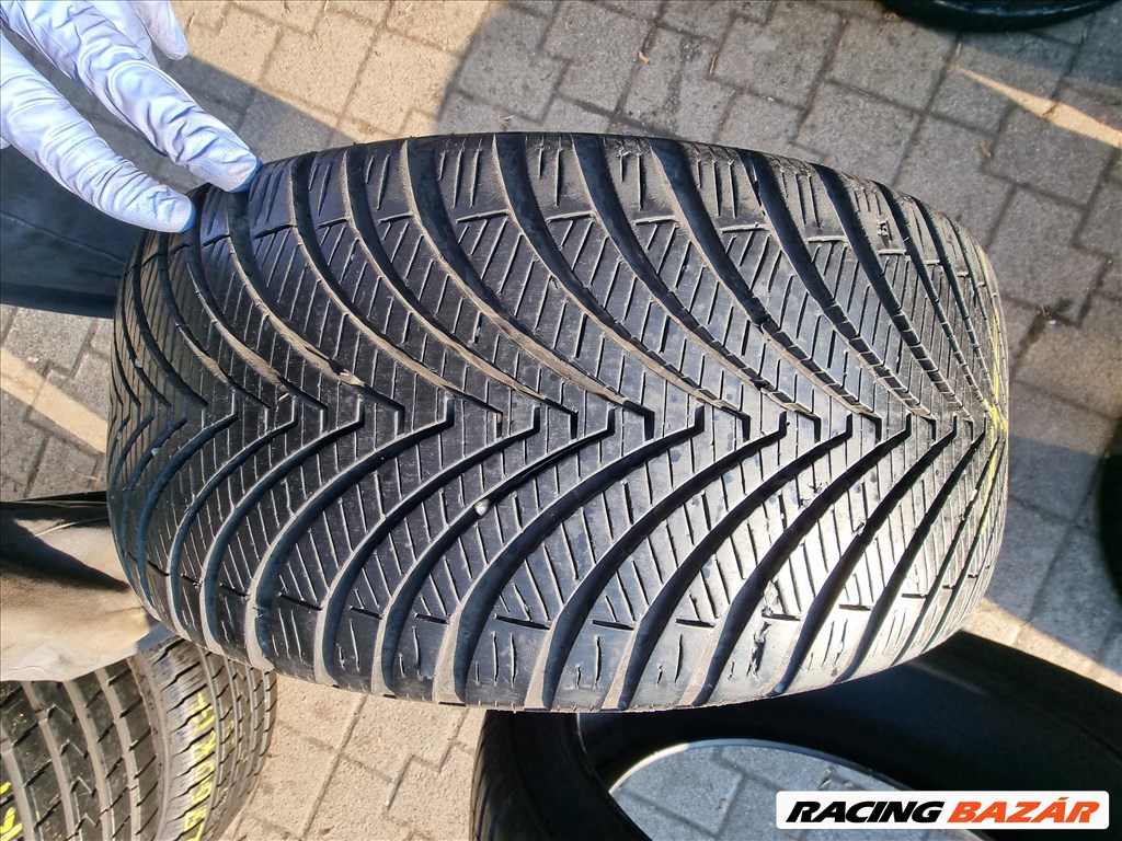  225/4518" újszerű Kumho solus 4s HA32 négyévszakos gumi 1. kép