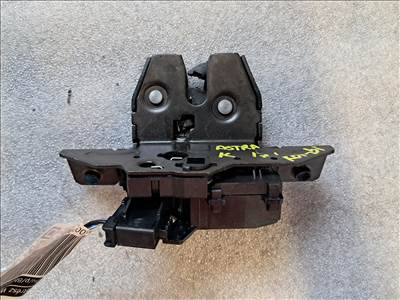 Opel Astra K kombi csomagtérajtó zár 