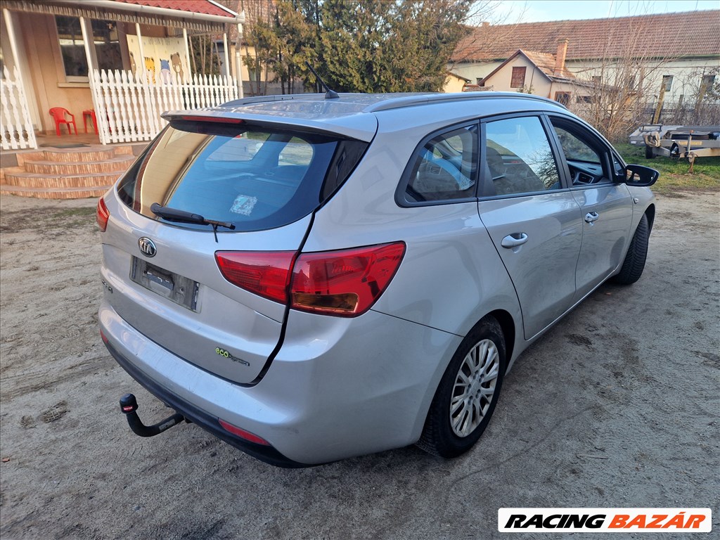 Kia Ceed (JD) kombi 1.4 crdi D4FC bontott alkatrészek, bontás, bontott jármű 3. kép