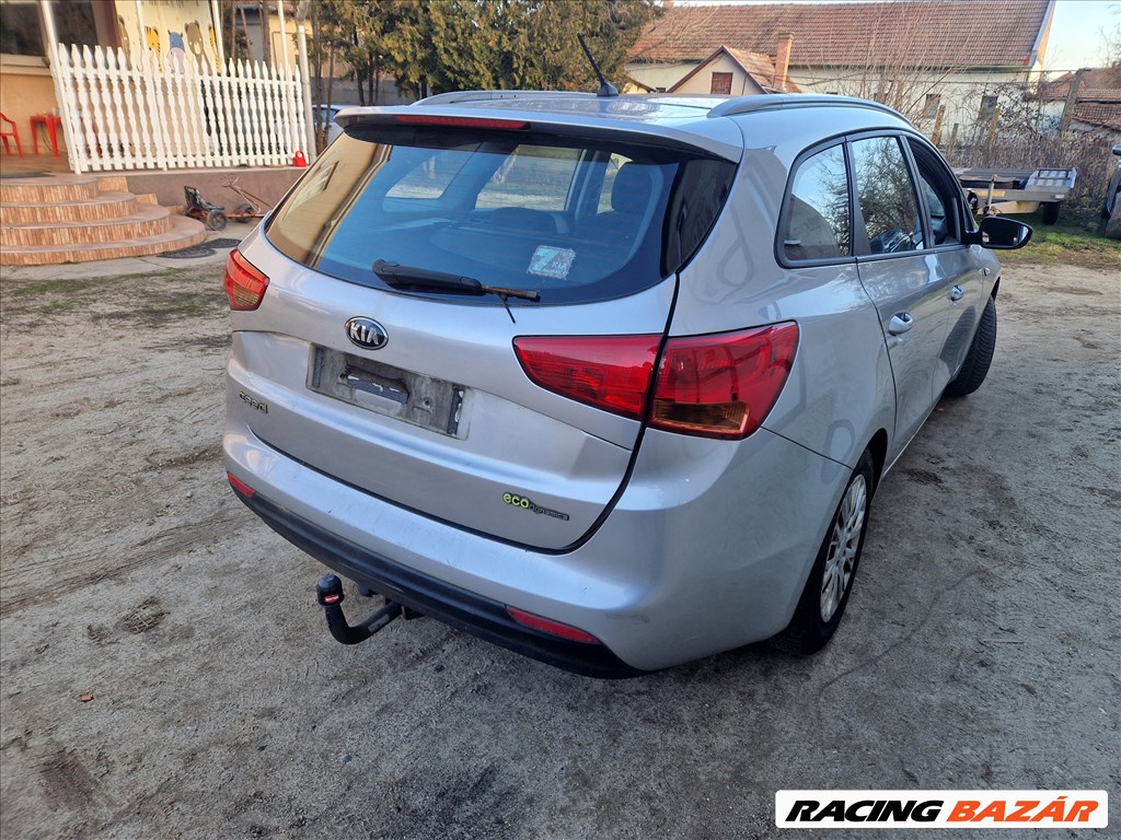 Kia Ceed (JD) kombi 1.4 crdi D4FC bontott alkatrészek, bontás, bontott jármű 4. kép