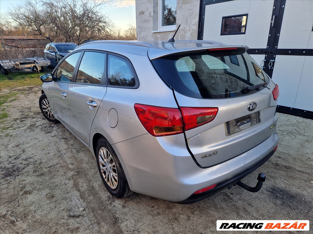 Kia Ceed (JD) kombi 1.4 crdi D4FC bontott alkatrészek, bontás, bontott jármű 5. kép