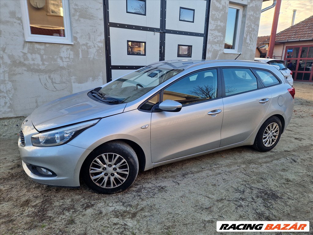 Kia Ceed (JD) kombi 1.4 crdi D4FC bontott alkatrészek, bontás, bontott jármű 8. kép