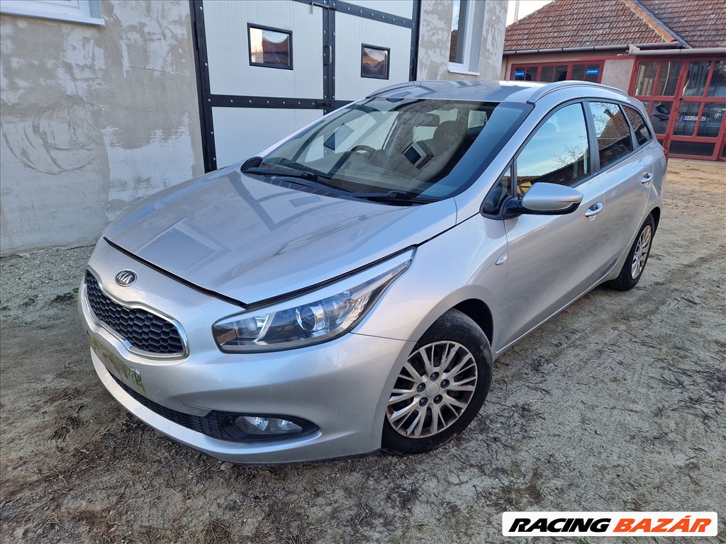 Kia Ceed (JD) kombi 1.4 crdi D4FC bontott alkatrészek, bontás, bontott jármű 9. kép