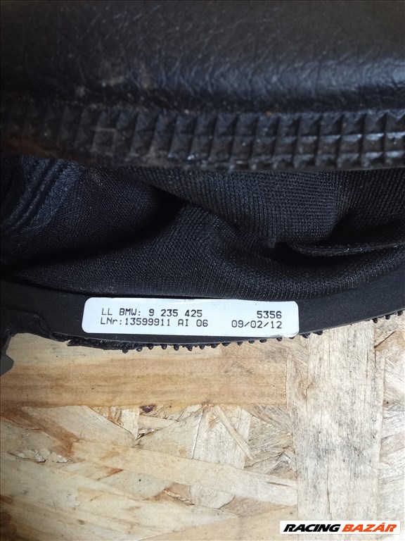 BMW  F34, F30 kézifék szoknya 9235425 2. kép