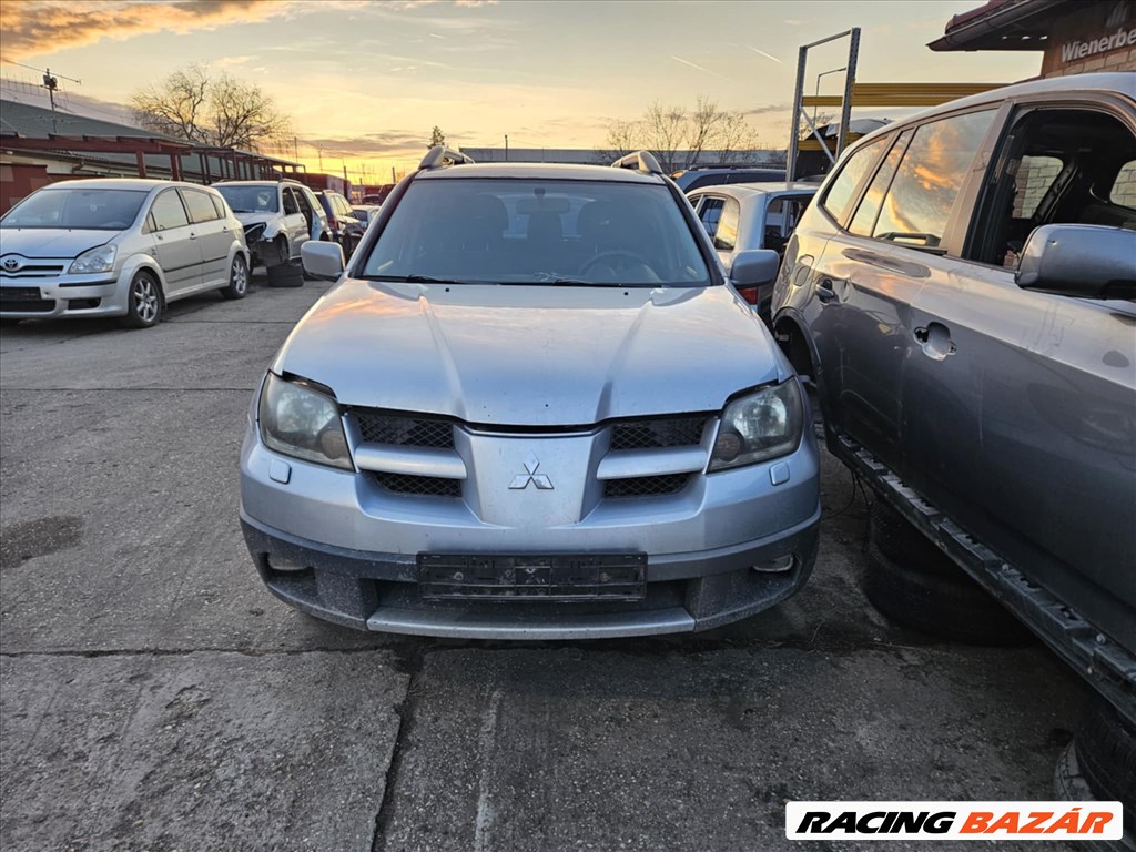 Mitsubishi Outlander I bontott alkatrészei 2. kép