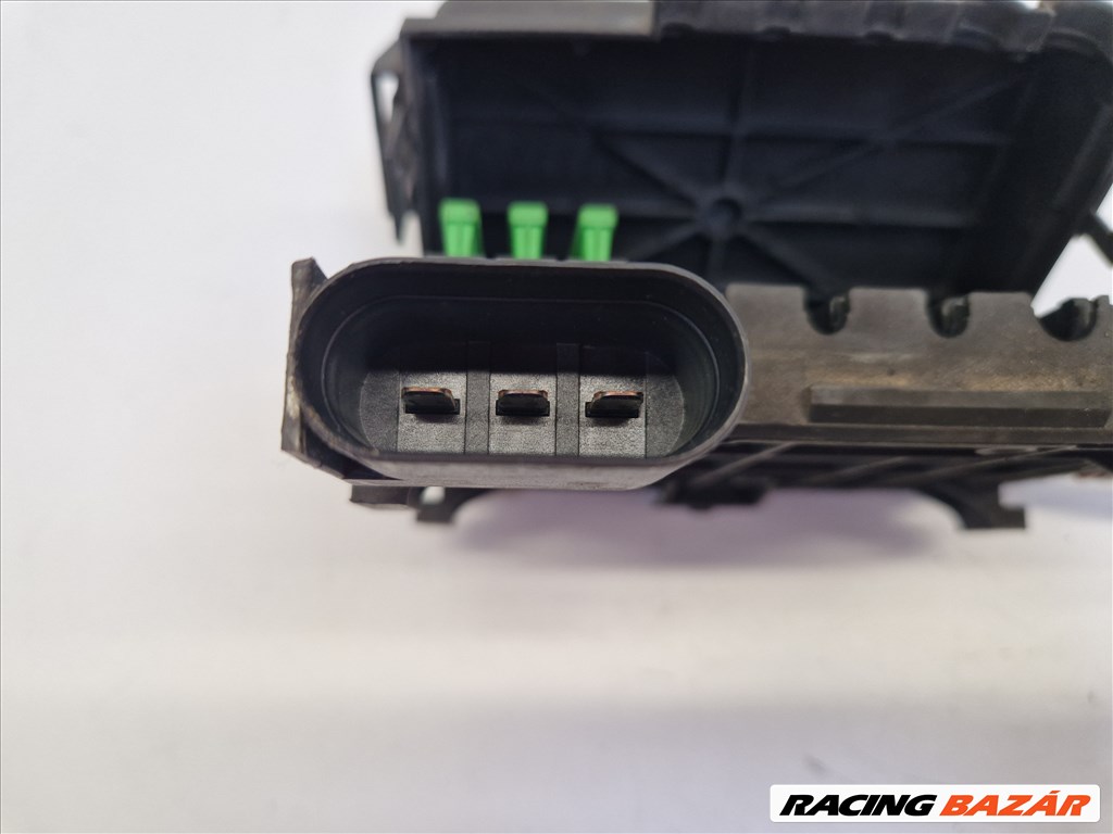 Volkswagen Golf IV biztosíték tábla motortér (15809) 1j0937550ab 5. kép