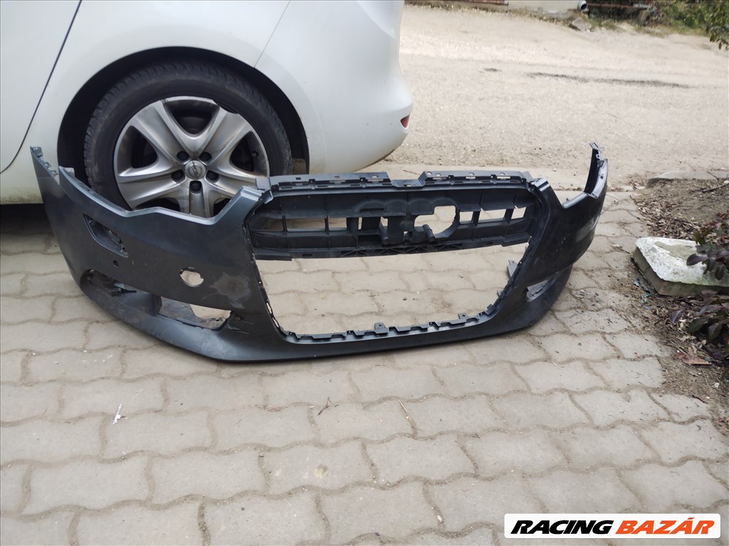 Audi A6 (C7 - 4G) Első lökhárító javitott 1. kép