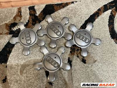 Audi Q3 (8U) AUDI Q3 Felniközép Szett 8r0601165