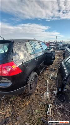 Volkswagen Golf V (A5 Typ 1K) bontott alkatrészei